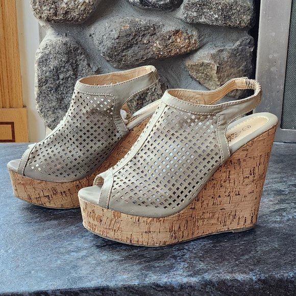 Charles Albert Beige Perforated Cork Open Toe Wedge Slingbacks Size 7 - Picture 12 of 14